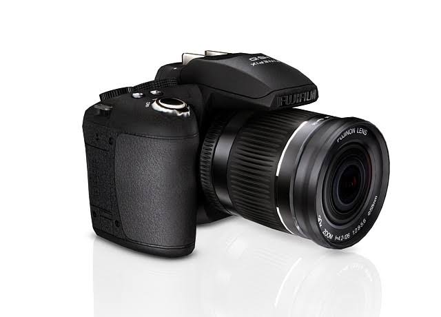 Fujifilm FinePix HS10 10MP Digital Camera Black Z187261