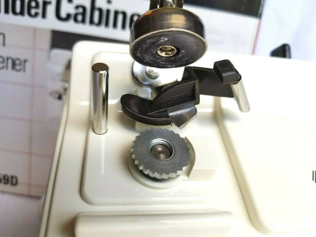 Black & Decker Spacemaker Under Cabinet Can Opener EC59D J239