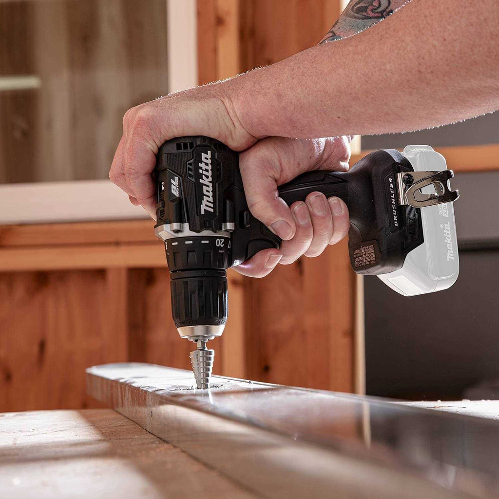Makita XFD15ZB 18V LXT Brushless Cordless 1/2 Driver-Drill K534