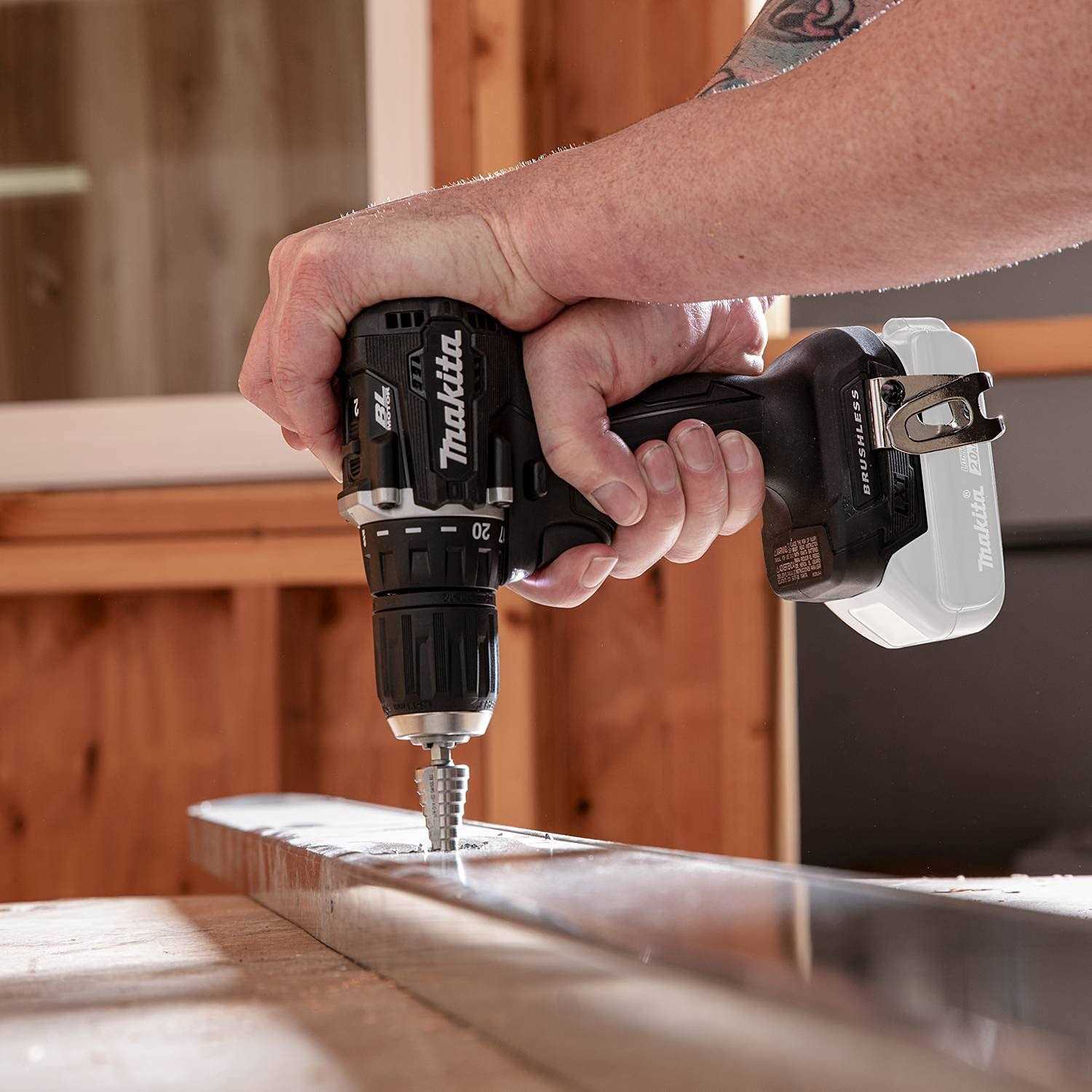 Makita XFD15ZB 18V LXT Brushless Cordless 1/2 Driver-Drill K534