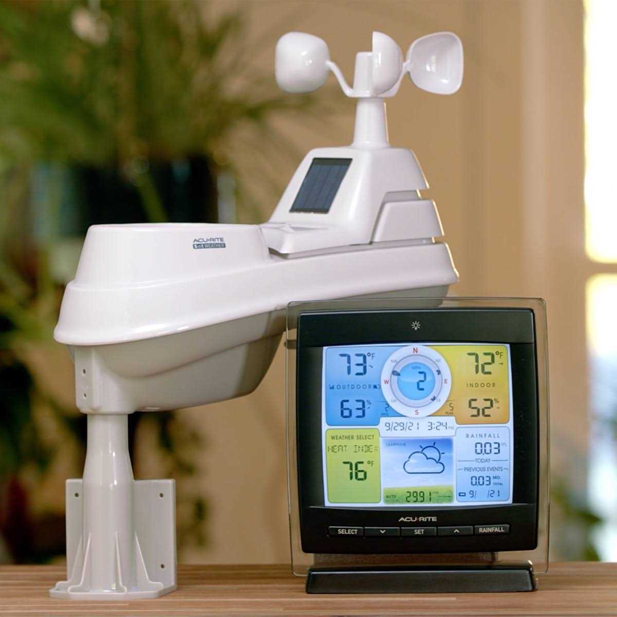 AcuRite Iris Weather Station with Color Display for Indoor and Outdoor Temperature and Humidity P57247