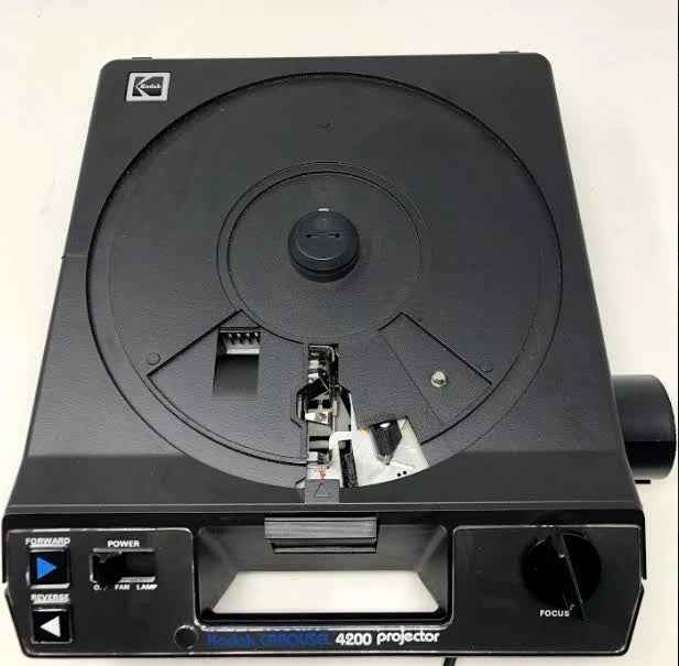 Kodak 4200 Carousel Slide Projector H680786
