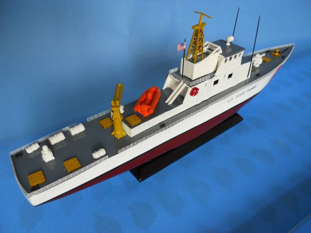 Hampton Nautical USCG Coastal Patrol Boat 18 Wooden Model Boat D495814