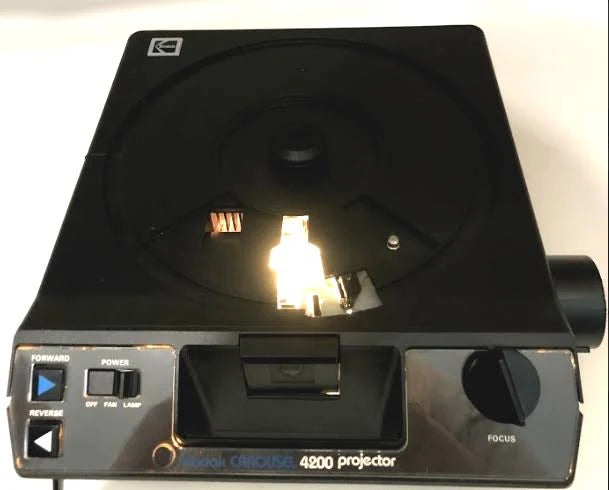 Kodak 4200 Carousel Slide Projector H680786