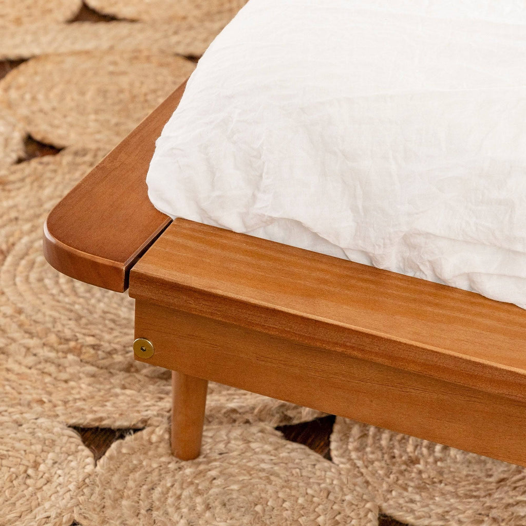 Carson Carrington Blaney Solid Pine Wood Spindle Bed Queen Caramel P9076