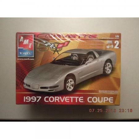 AMT Ertl 31832 1997 Corvette Coupe - Plastic Model Kit - 1:25 Scale - Skill Level 2